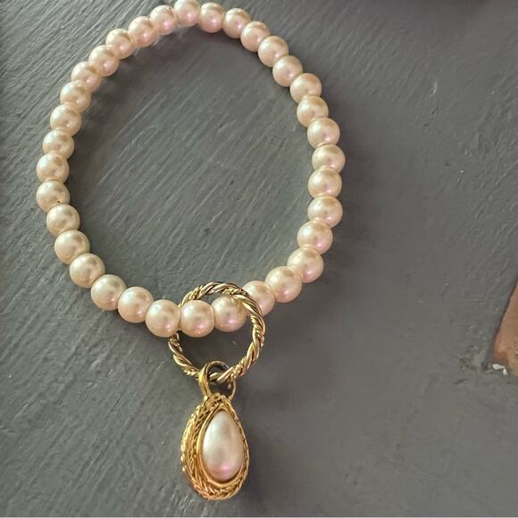 Pearl Necklace & Stretch Pendant Bracelet - Picture 4 of 7